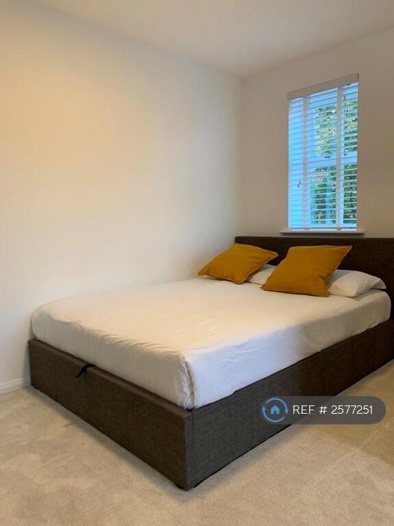 Storage Double Bed And Window