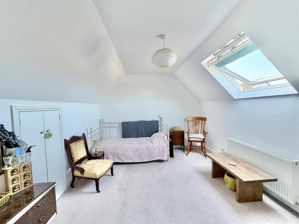 Master Bedroom 2.jpg