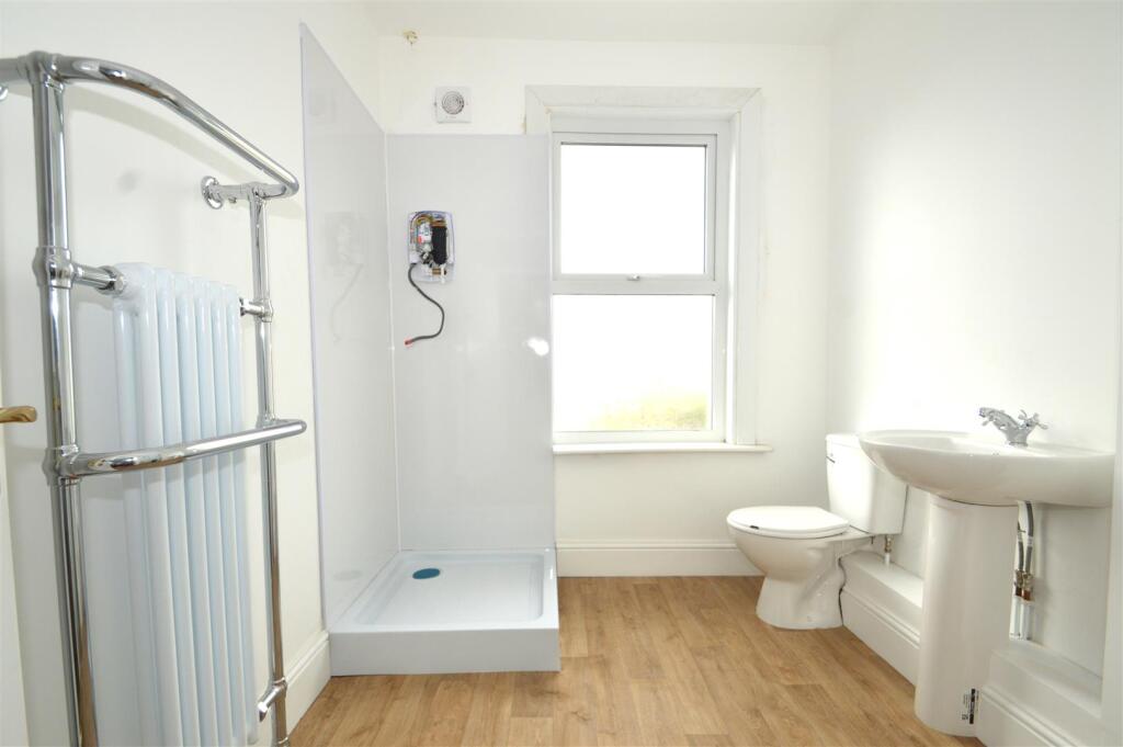 12 Olvestone Road (10).JPG