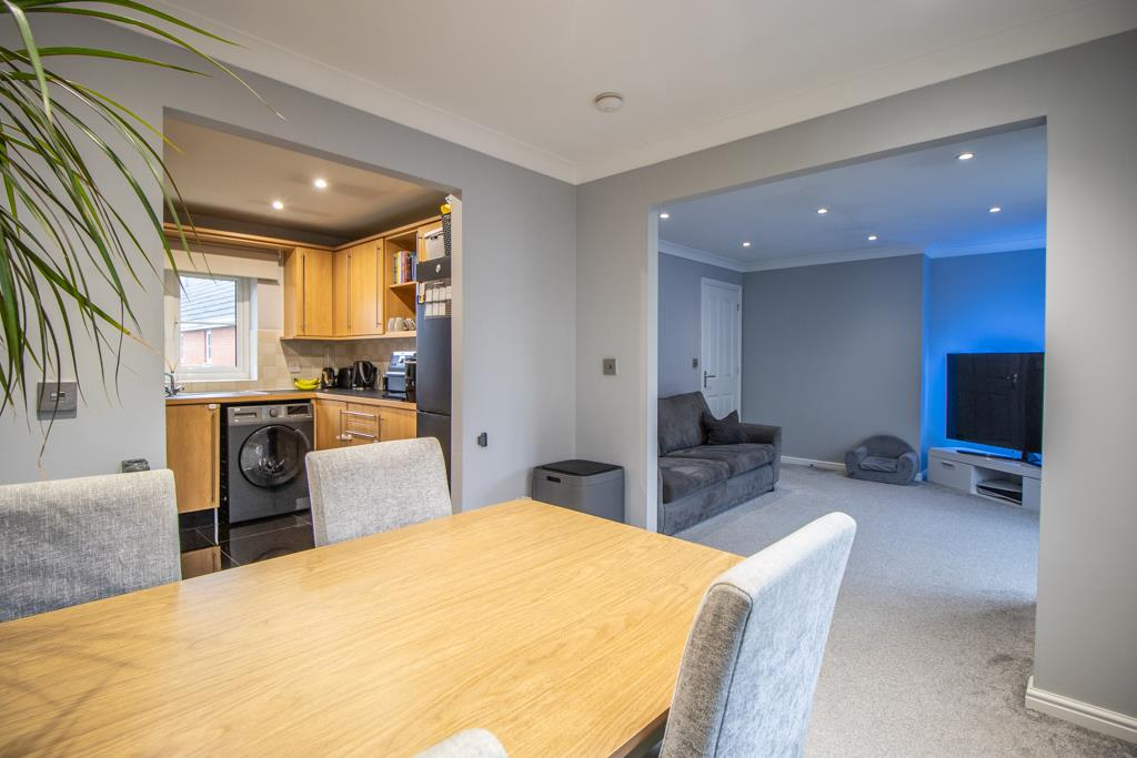 Living Room/Dining Area
