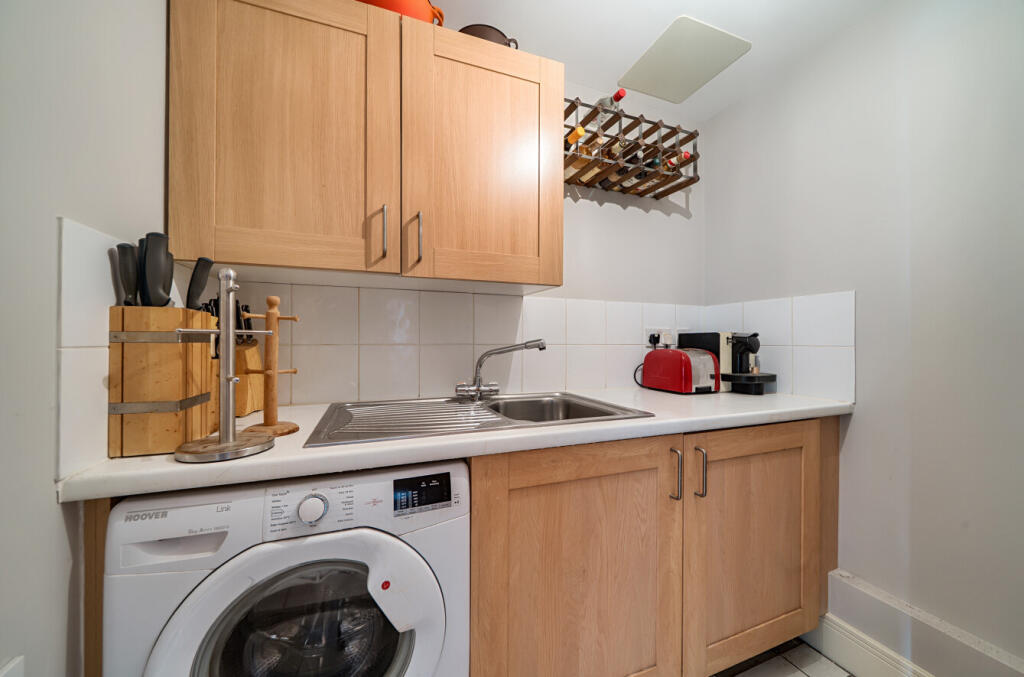 1333152-11-689b1e...