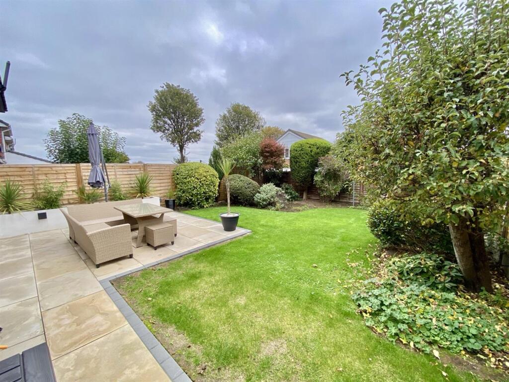 Bramleys Estate Agents - Fernhurst Road - Mirfield