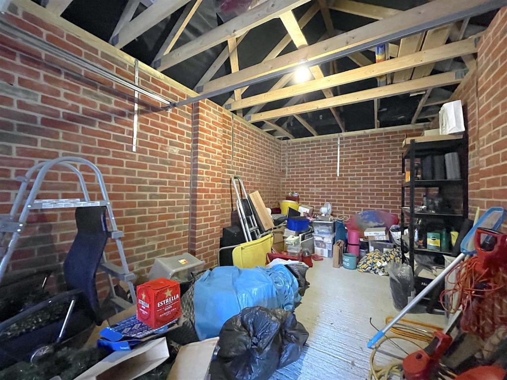 Garage (1).jpeg