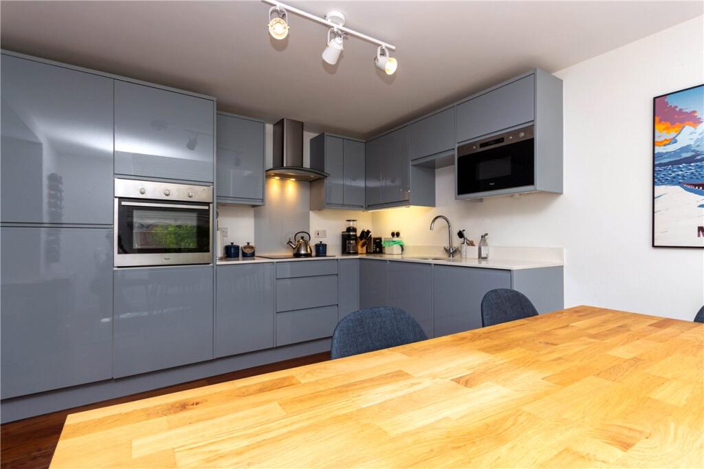 Kitchen/Dining 2