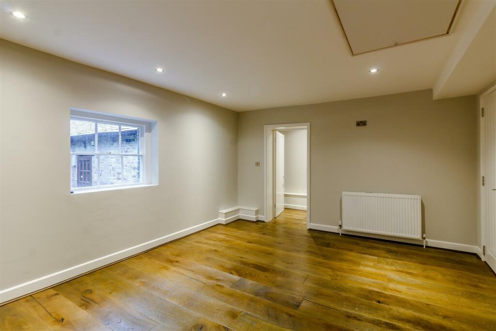 8523469-interior15.jpg