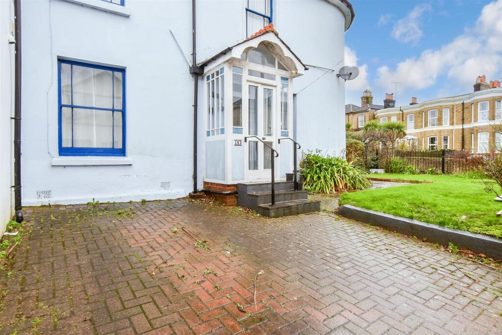 Driveway/Parking