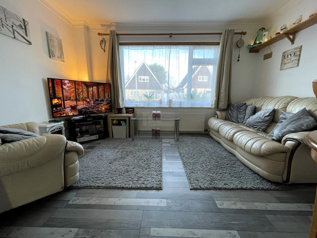 Lounge a.JPG