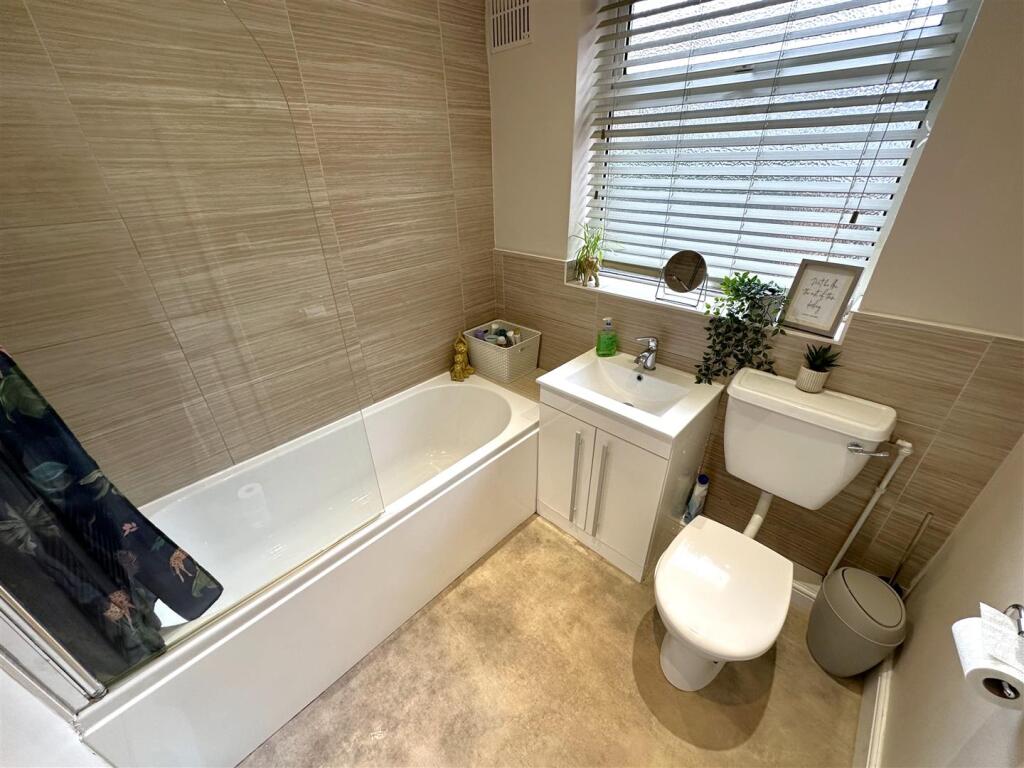GF Bathroom 181