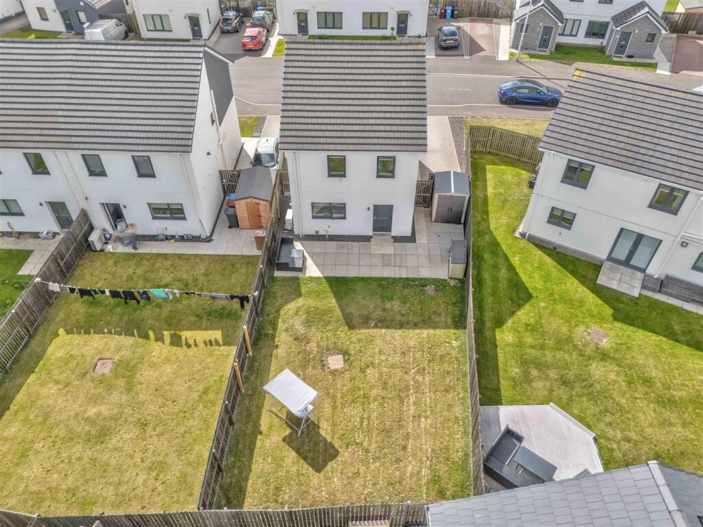 30 Castleview Place Dundee-21.JPG