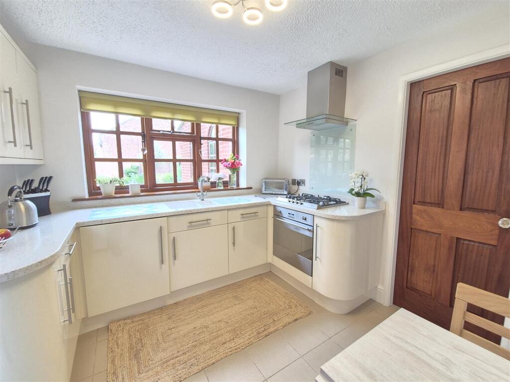 Kitchen/Breakfast Room