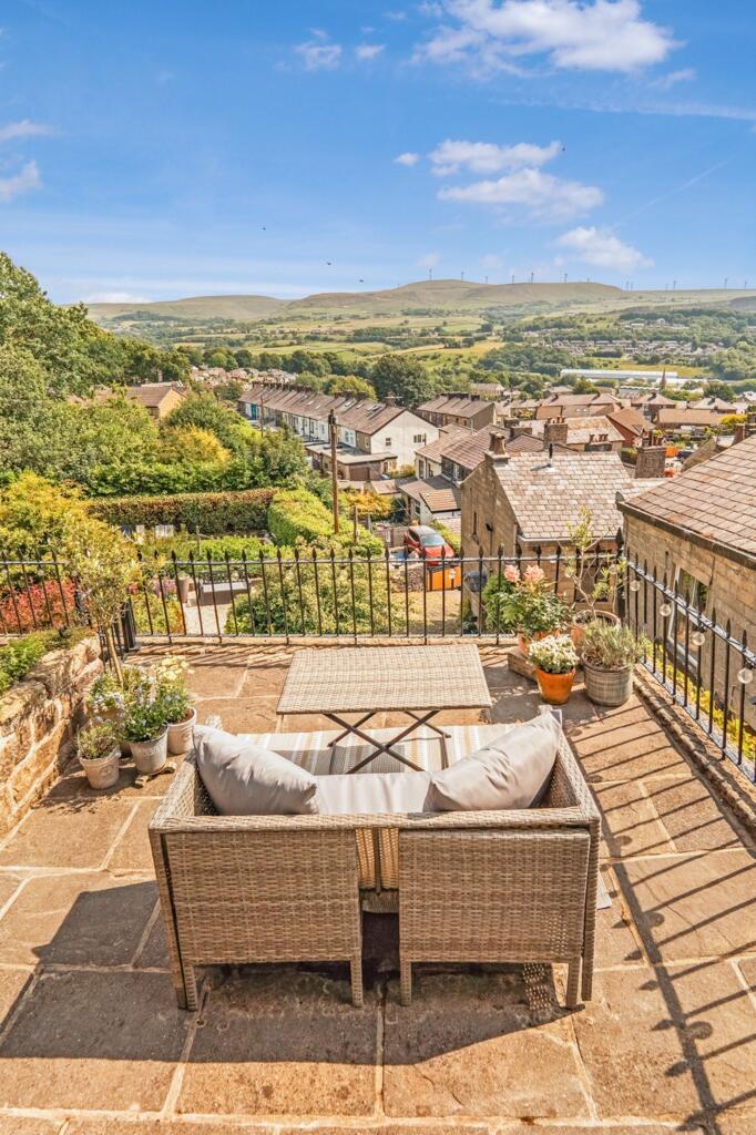 Second-Floor Lounge with Terrace
