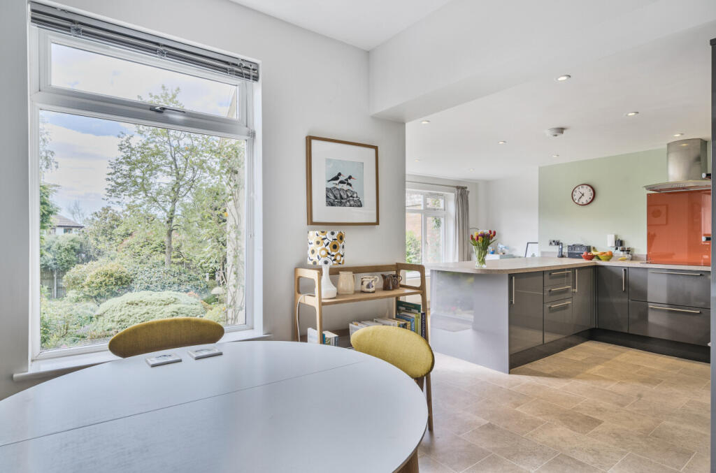 36-6819e85b5ad45-...