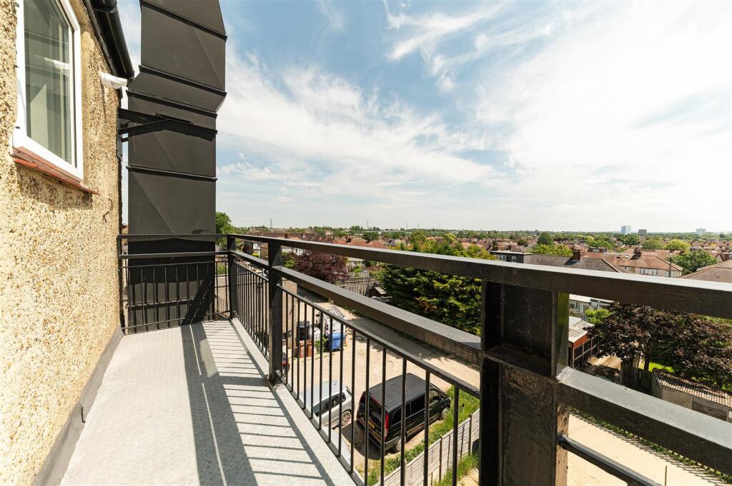 London Road, Cheam 11.jpg