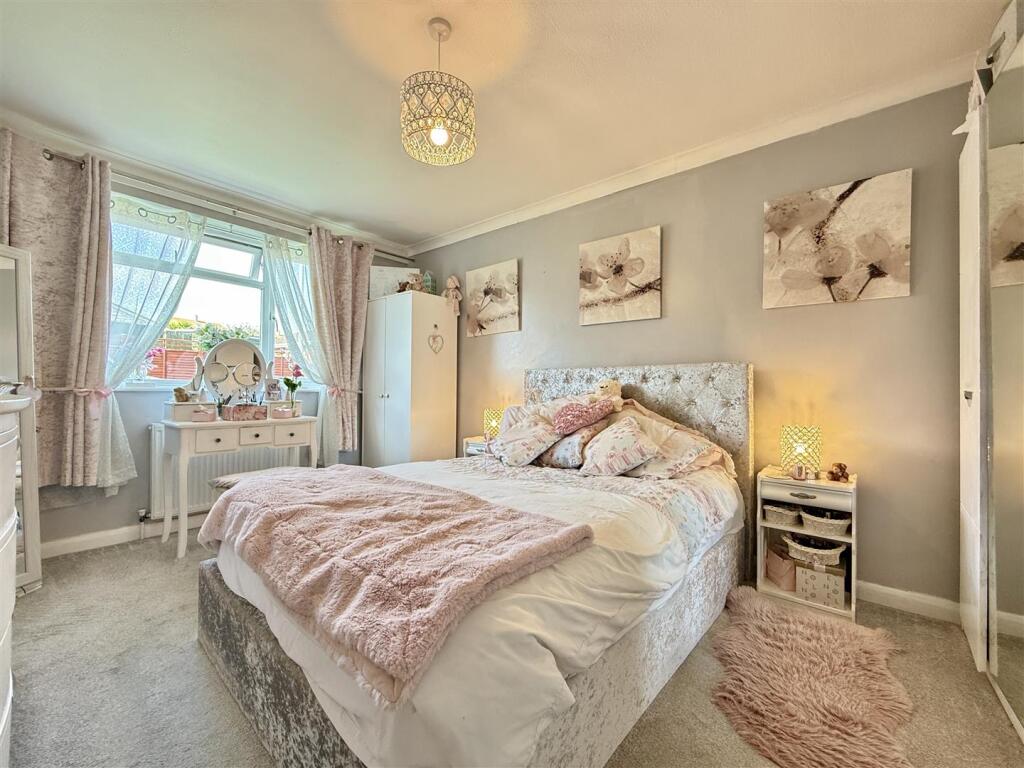 Bed 1.JPG