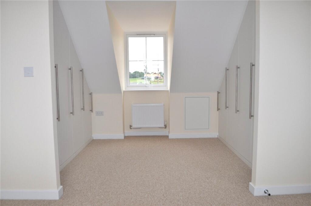 Dressing Area Bed 1