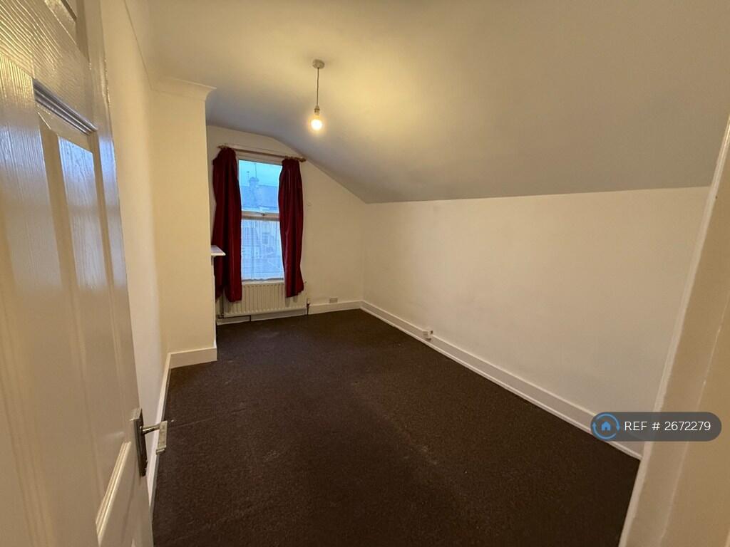 Upstairs Back Bedroom