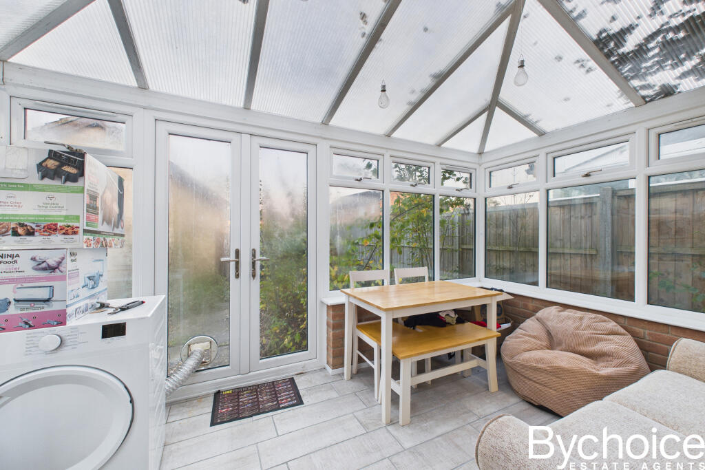 CAM05454G0-PR0085-STILL006