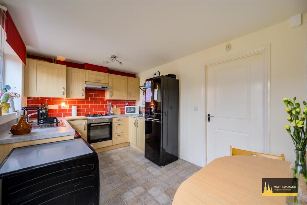 26 Coopers Meadow-11.jpg