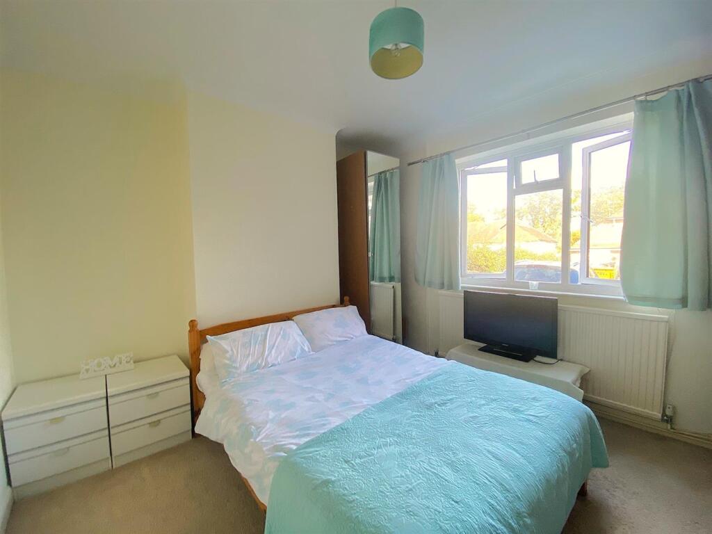 13 Grangecourt drive - Bed4.jpg