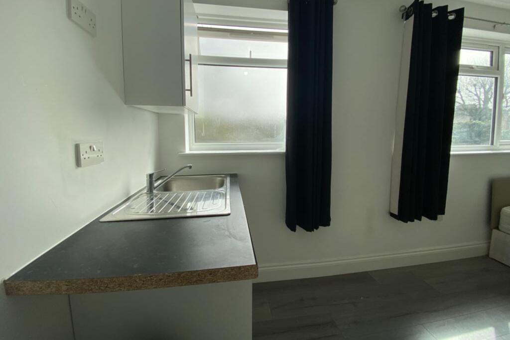 12 Sunningdale Avenue, Feltham, TW13 5JT