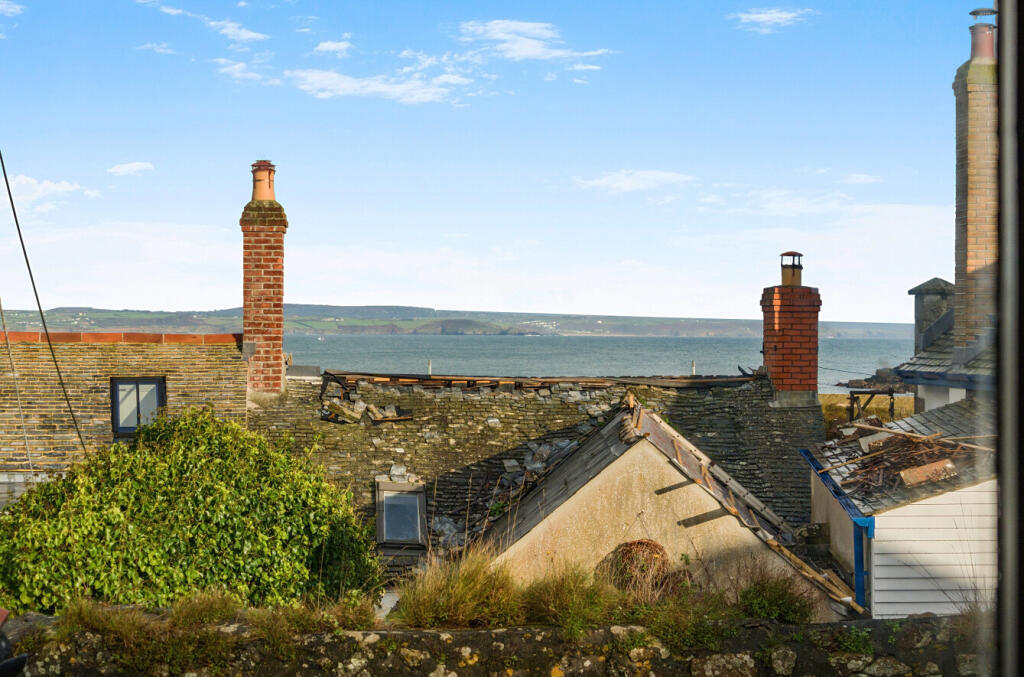 1377312-15-691229...