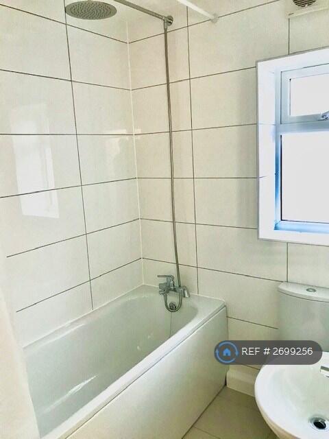 Room 1 Bathroom