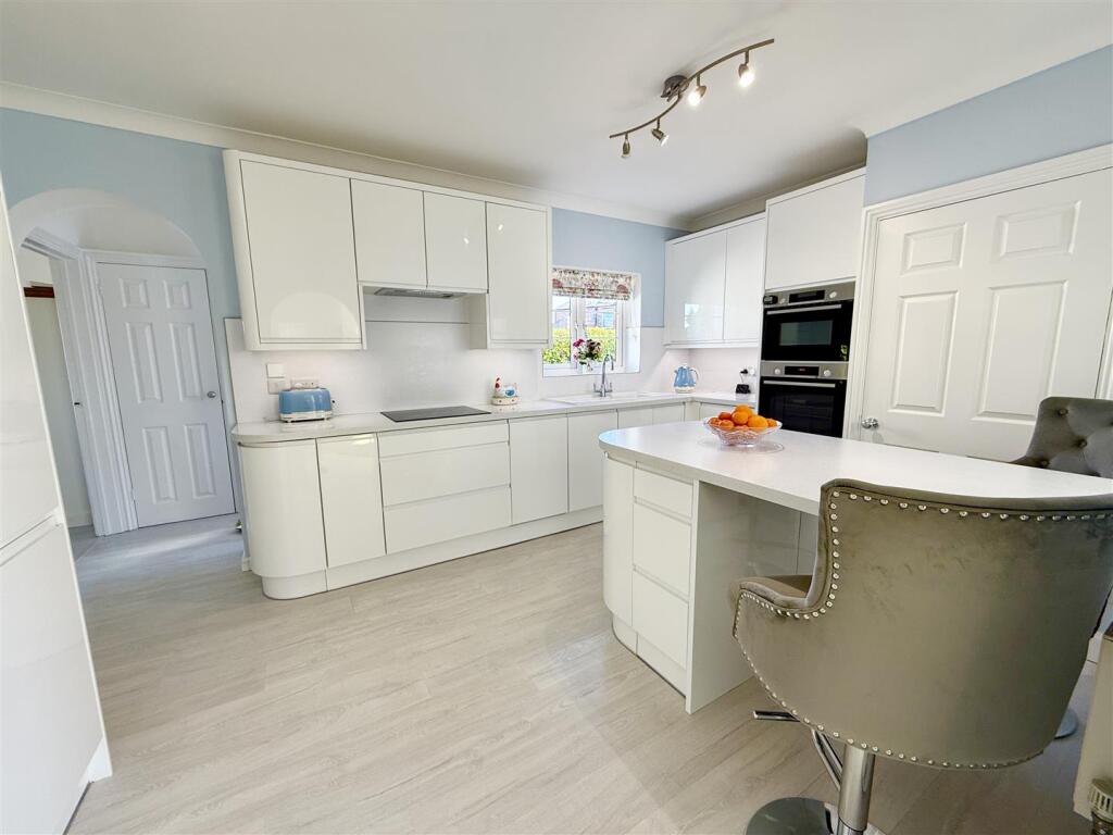 kitchen breakfast room