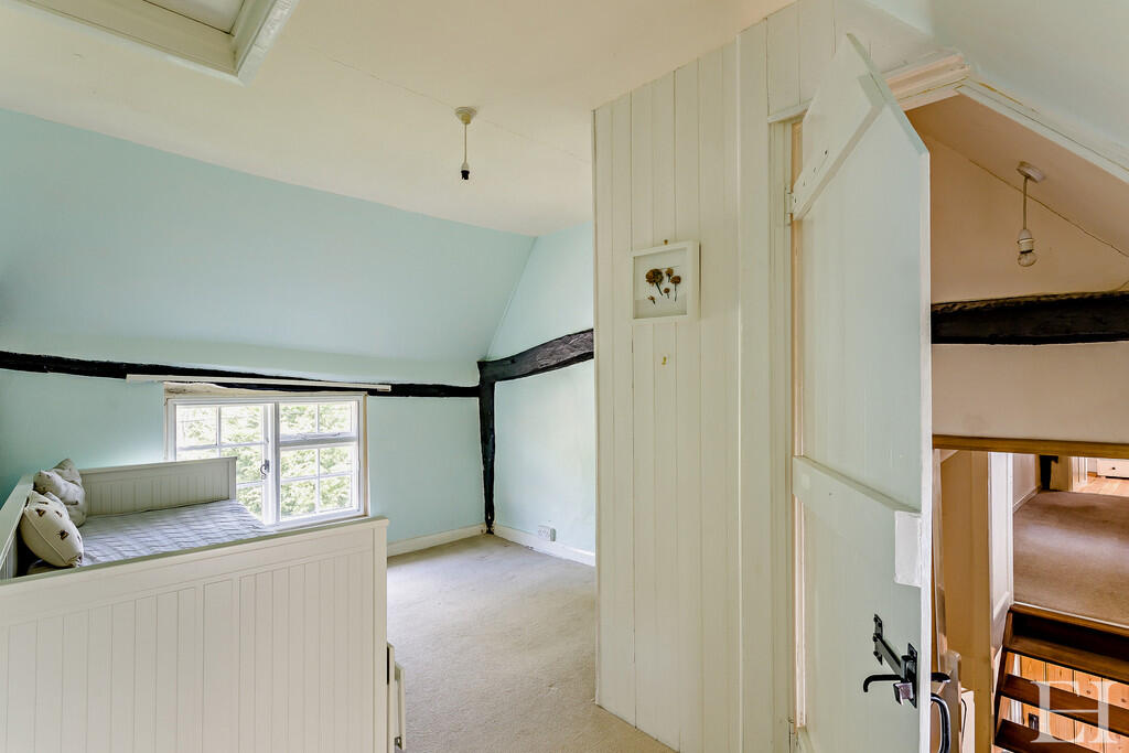 8644160-interiorW...