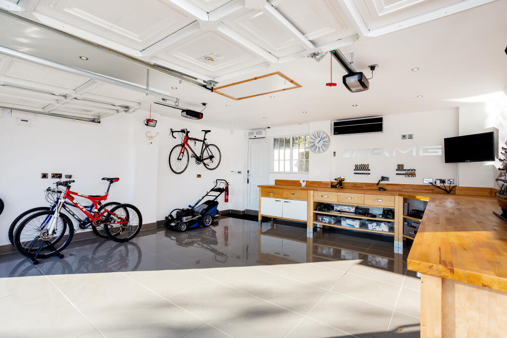 4nicholascourt26829614