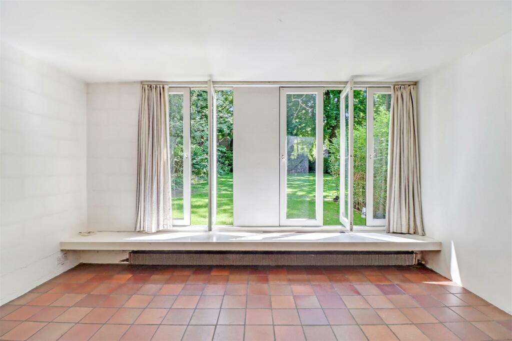 WINDOW.jpg