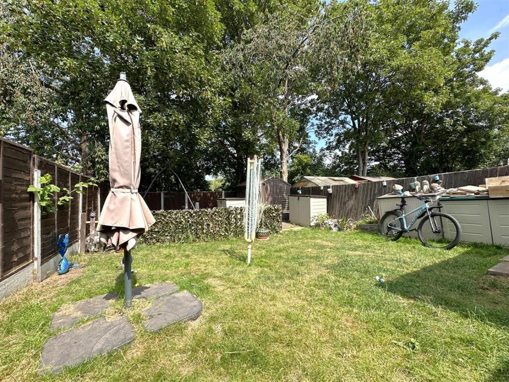 Private Garden 590