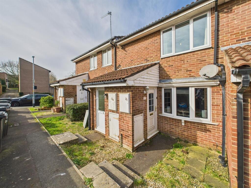 14 - One-Bedroom Flat Plus Parking In Speedwell.jp
