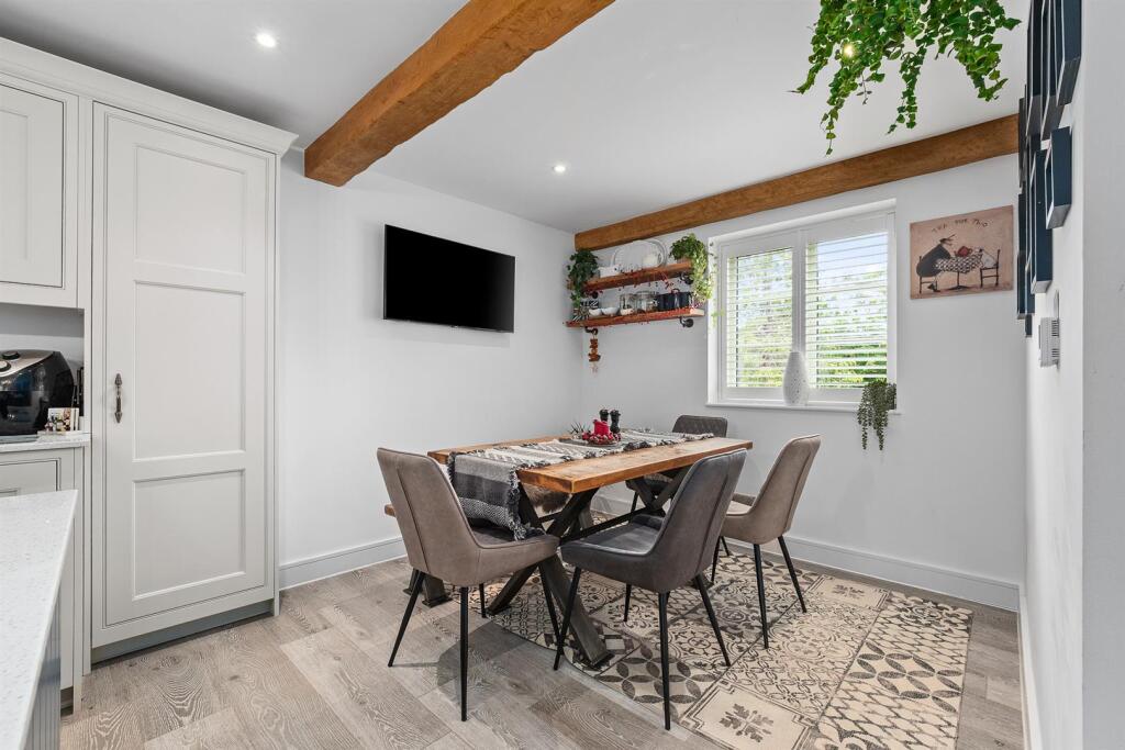 10 Shottery Green-5.jpg