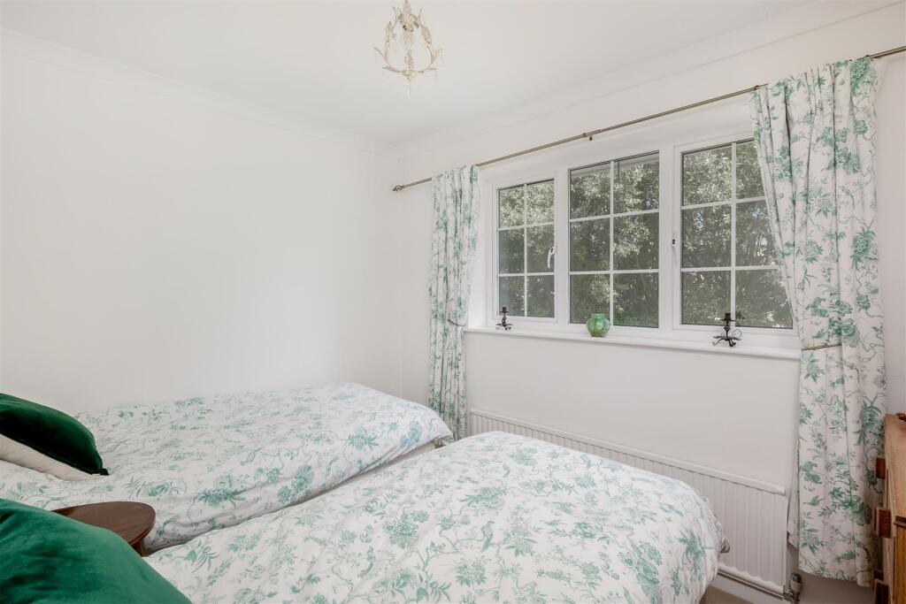 6 Church Close, Charlbury-8.jpg