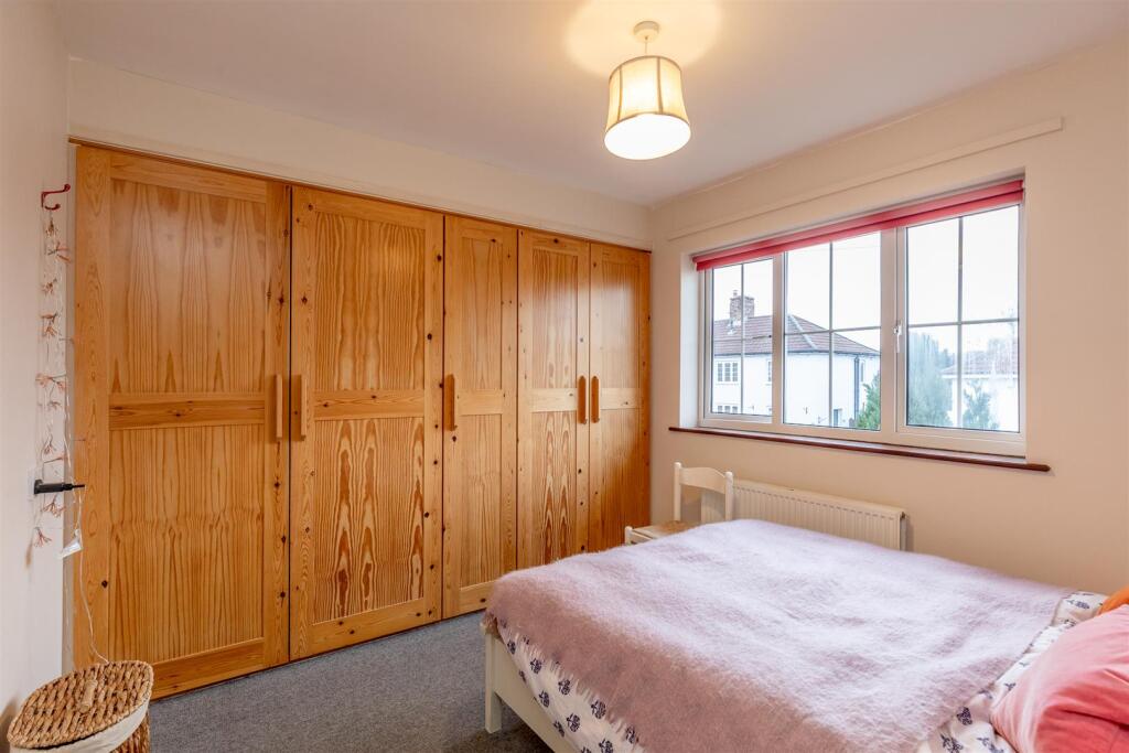 Dingle View, Sea Mills Bed 3b.jpg