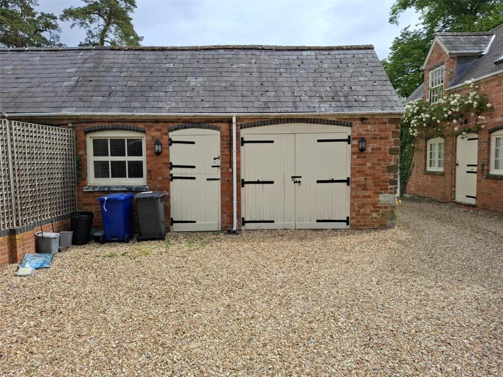 Garage/Stable