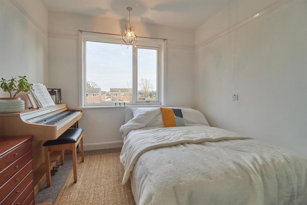 bradgate rd bw  4.jpg