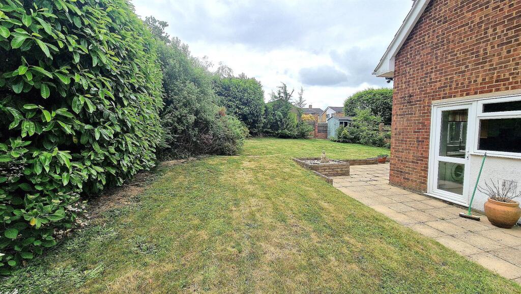 GARDEN 2.jpg