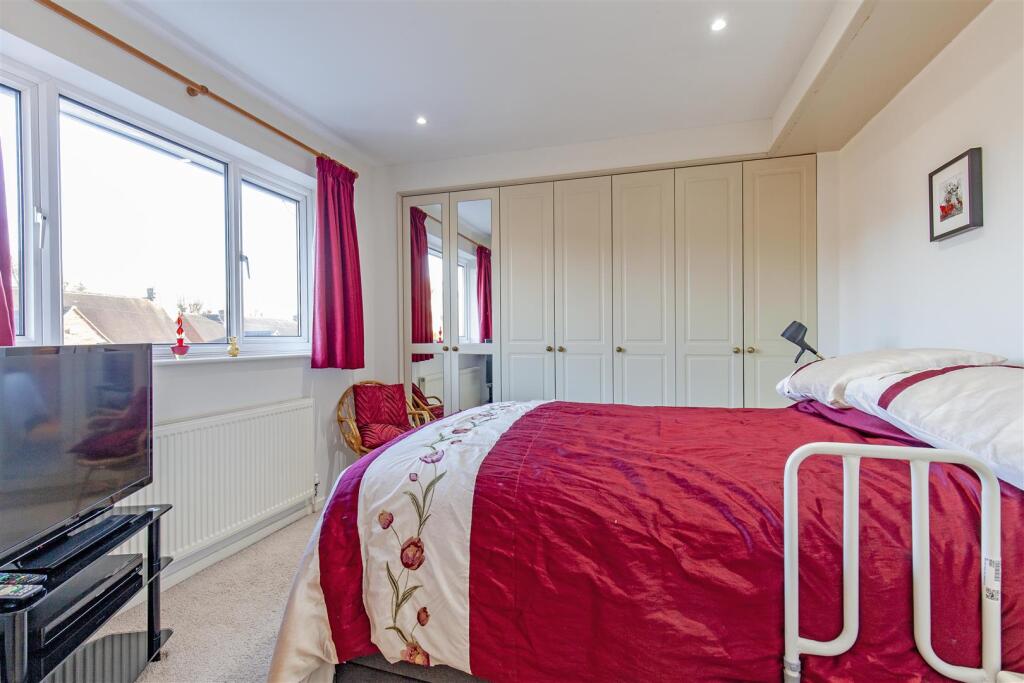 Bedroom 1-2.jpg