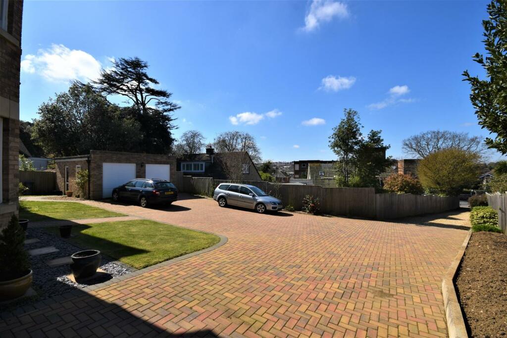 Private Driveway.JPG