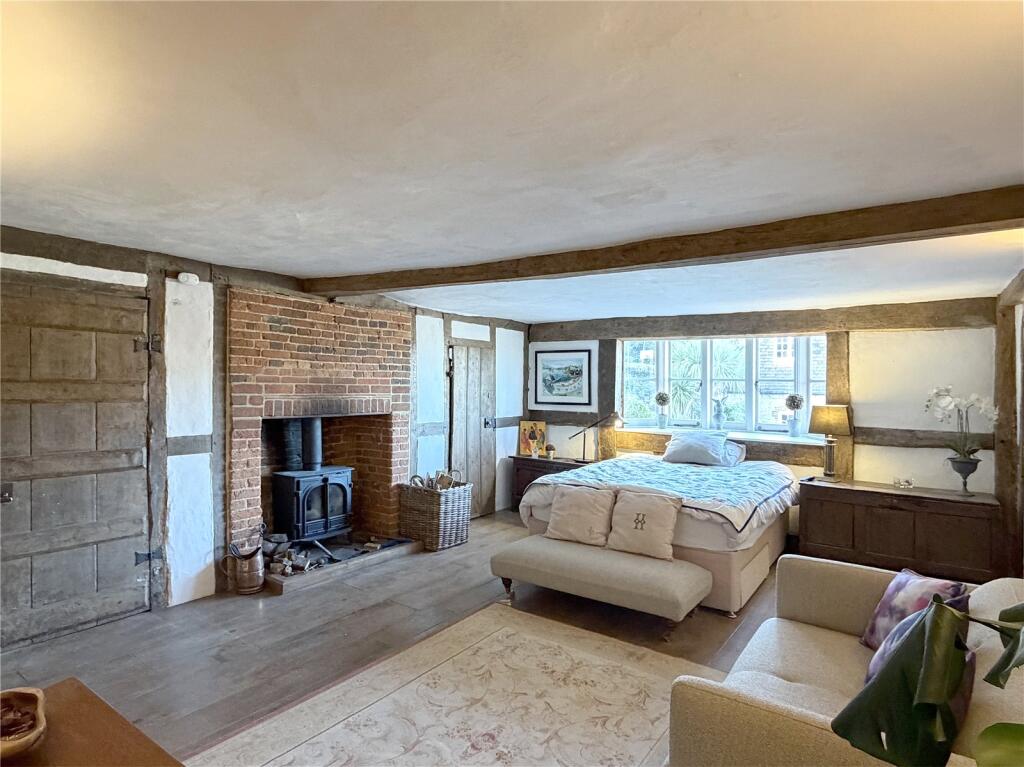 Sitting Room/Bedroom