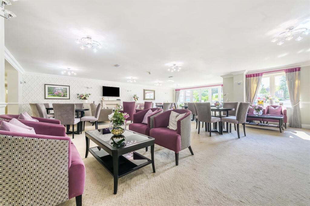 Owners Lounge.jpg