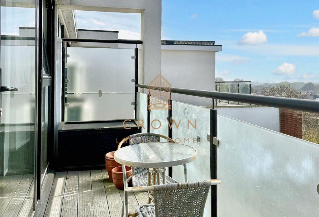 706 High Road, 1012 (10).jpg