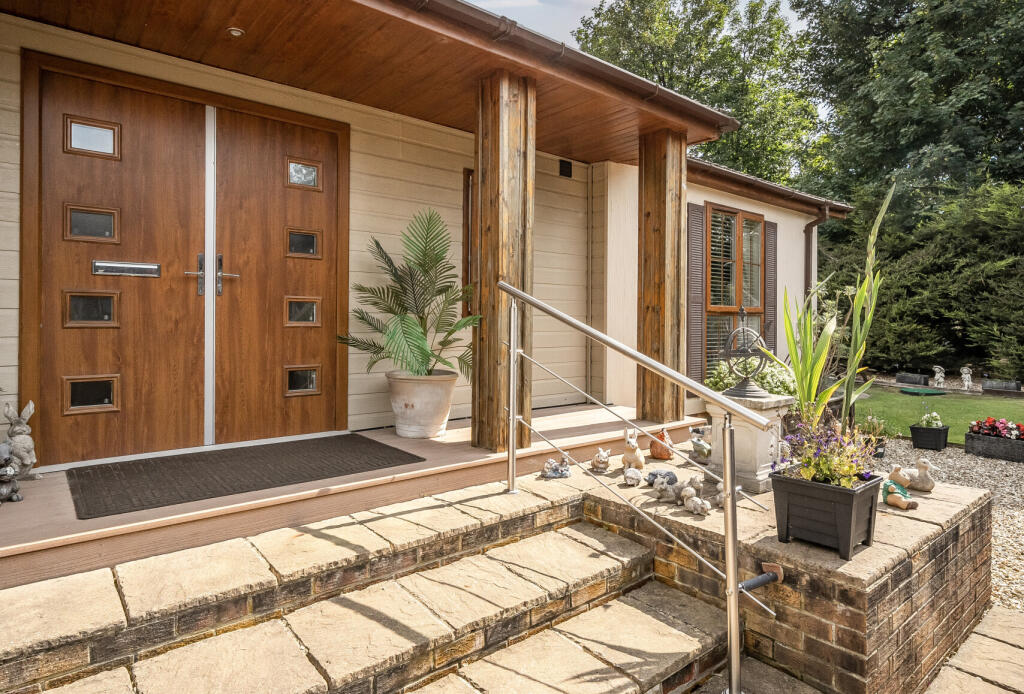 1332193-8-688a399...