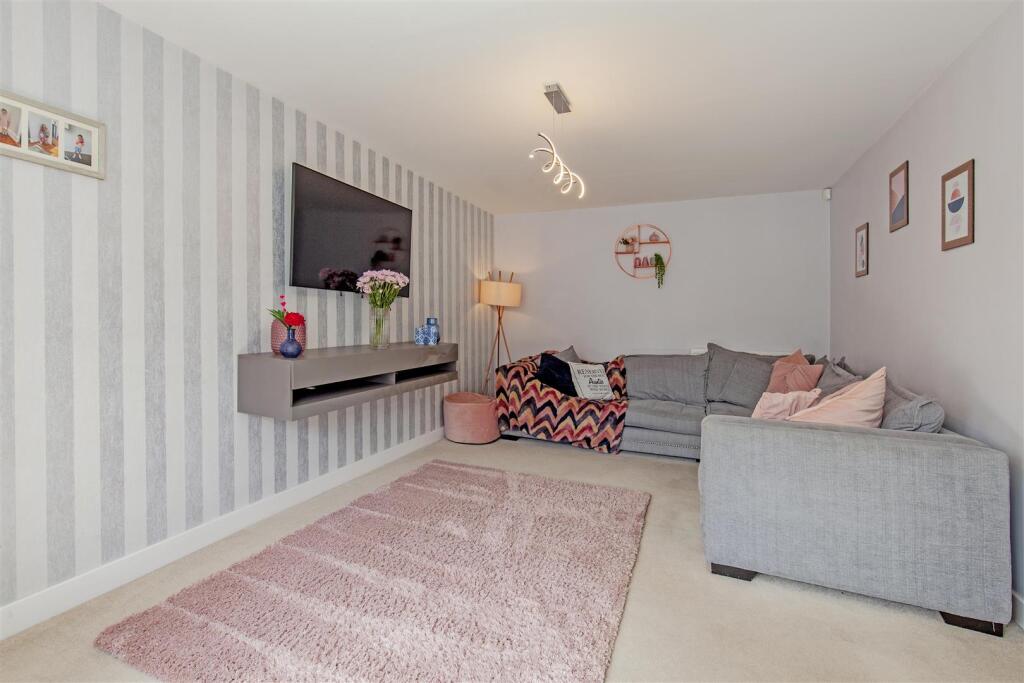 Reception Room-1.jpg