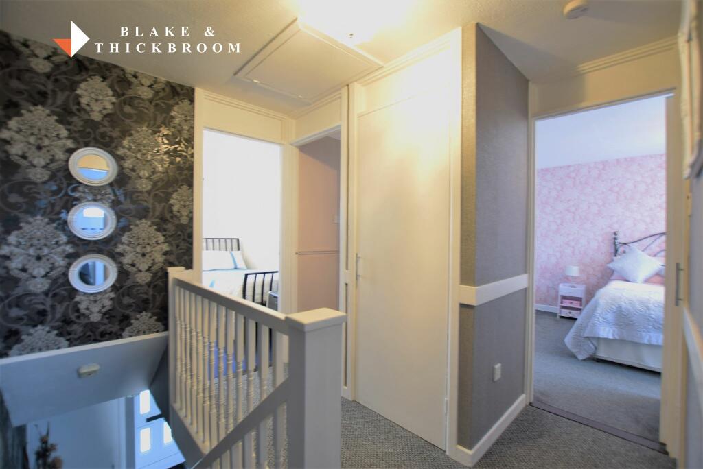 FIRST FLOOR GALLERIED LANDING