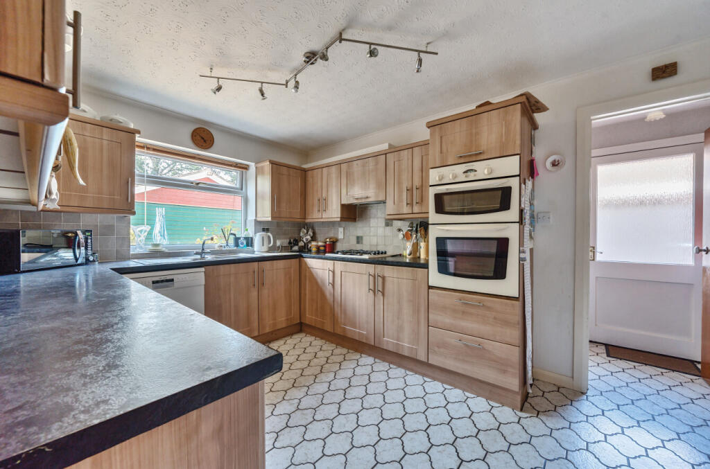 1314901-17-685c20...