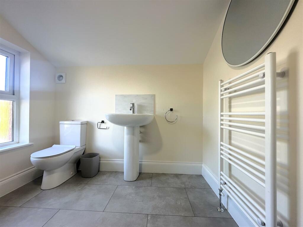 Shower Room II.jpg