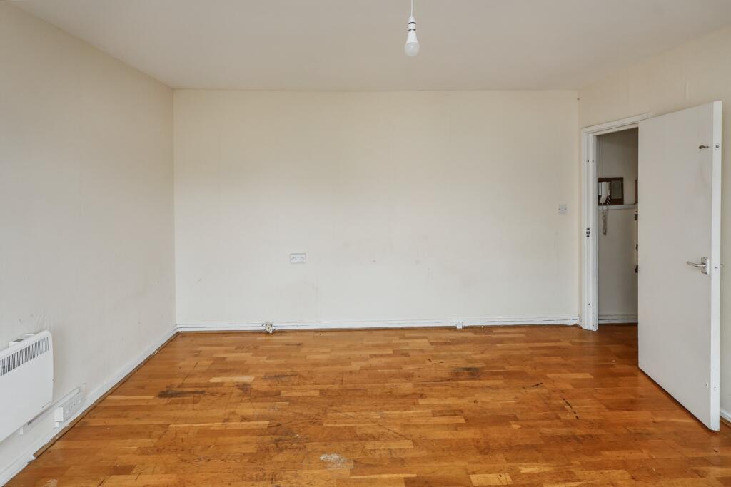 Flat 22 Rapley House, Turin Street, Bethnal Green, London, E2 6NH