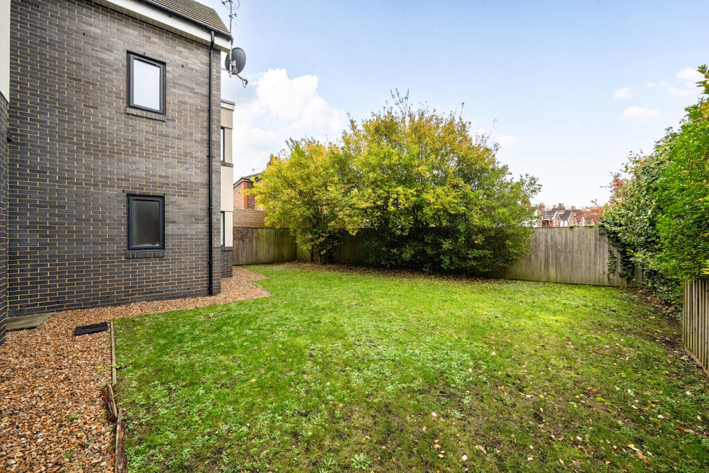 1389298-5-693bf50...